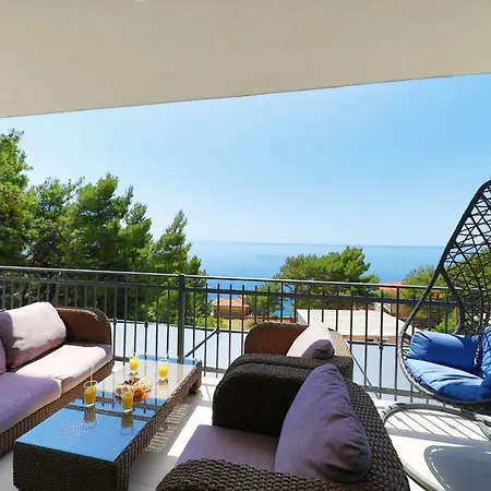 Redstone Luxury Apartment