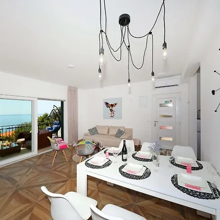 Apartment Redstone Luxury