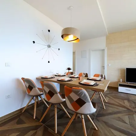Redstone Luxury